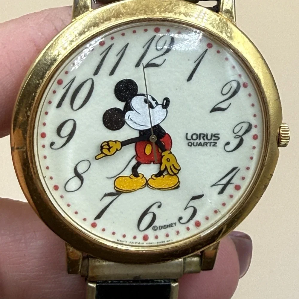 Lorus Disney Mickey Mouse Watch Gold Tone V501-0A20 Quartz Analog Untested